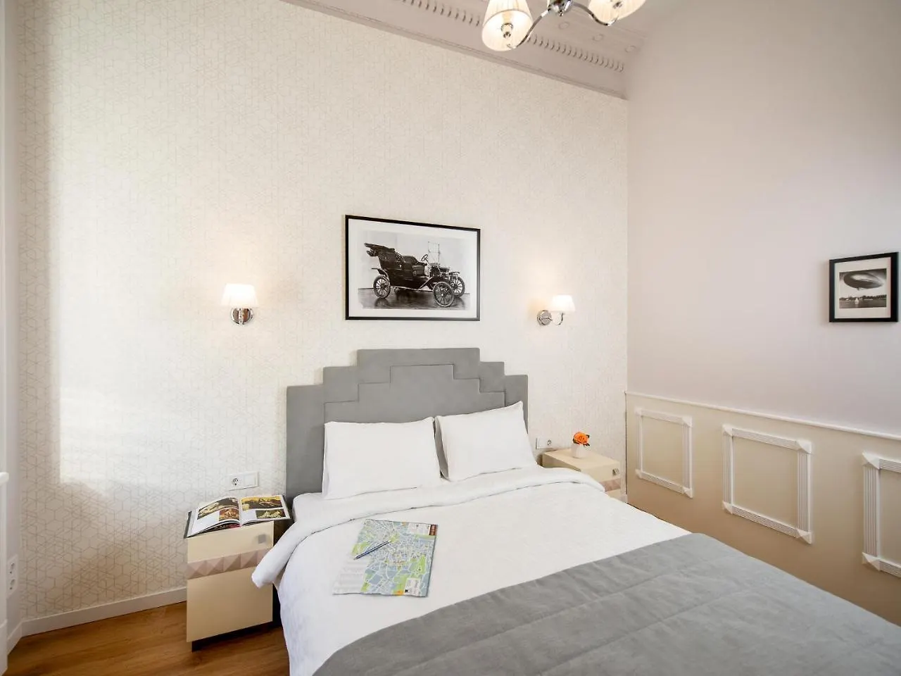 Art Deco Central Rooms 리비프