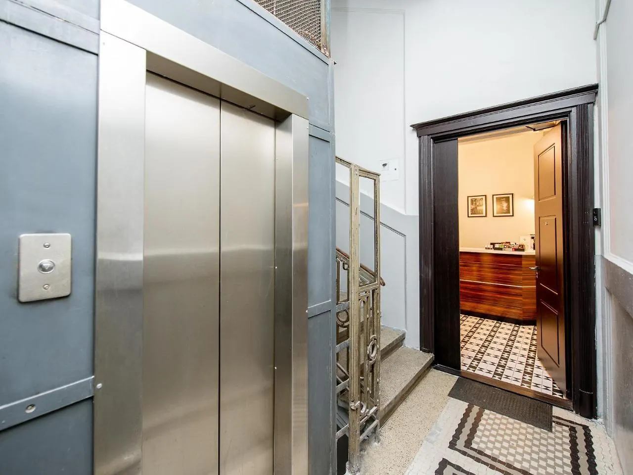 Art Deco Central Rooms 리비프